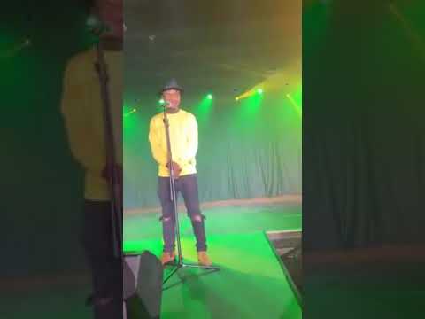 Rahim De Wizard stage performance at Manzu show