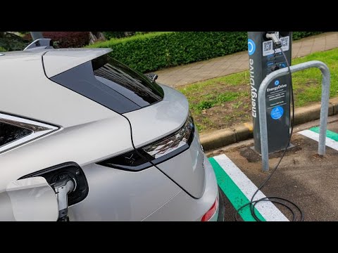Video Thumbnail: Zehntausende von Entlassungen in der Automobilindustrie: Krise oder Übergang?
