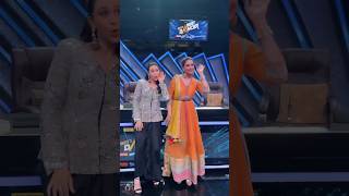 Download lagu Nostalgia ❤️ #sonalibendre & #karismakapoor dancing on Hum Saath Saath Hain song #shortsvideo mp3