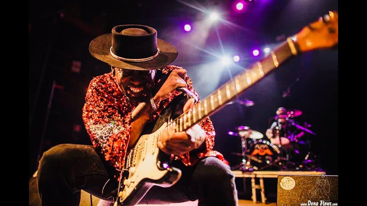 Carvin Jones live blues guitar performance Radio 3 Television Show Spain - YouTube