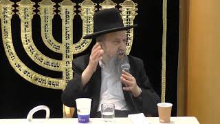 הרב בן ציון מוצפי • בית שמש שידור חי • בית הכנסת אור ברמה (הרב בן ציון מוצפי) - התמונה מוצגת ישירות מתוך אתר האינטרנט יוטיוב. זכויות היוצרים בתמונה שייכות ליוצרה. קישור קרדיט למקור התוכן נמצא בתוך דף הסרטון