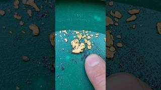 Download lagu Beautiful Gold On The River! mp3