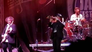'Legendary' Boney James - "Sweet Thing" (LIVE)