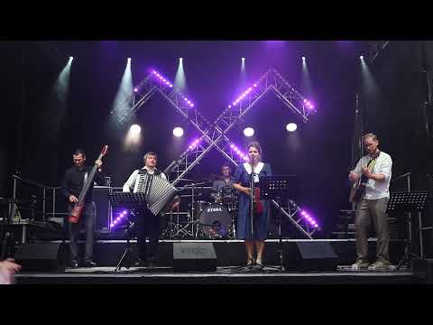 RESTAURATORS - Upe nesa ozoliņu