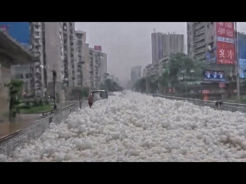 China NOW! Huge hail and storm! There's chaos on the streets