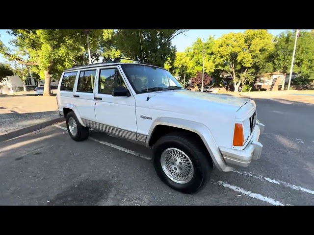 1995 Jeep Cherokee - Image 12