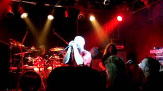 Armored Saint Left hook from right field