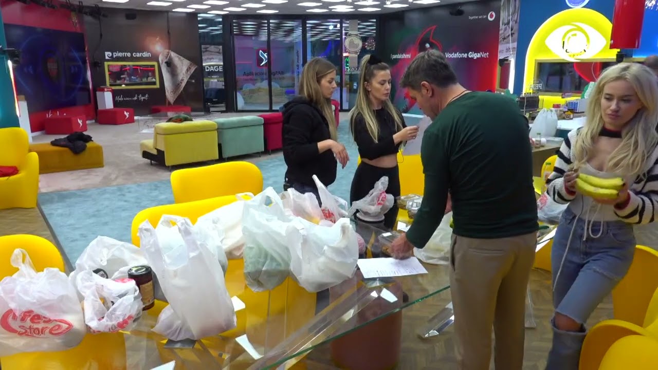 Buxheti/ Banorët diskutojnë ndarjen e frutave të thata