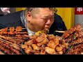 Monkey Brother Brings His Friends To Enjoy Barbecue Freedom The Kidneys Smell So Good When Grilled
