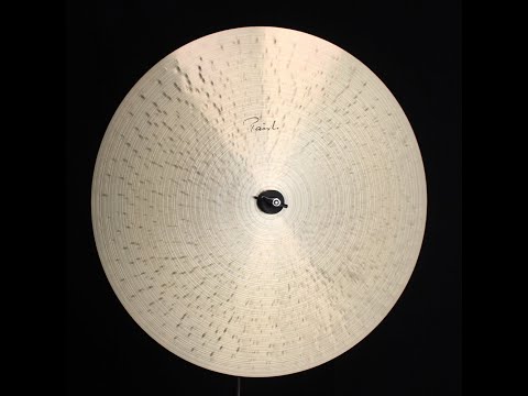 Paiste 22" Signature Traditionals Light Flat Ride - 2499g (video demo) imagen 2