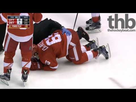 Danny Dekeyser injured blocking a Dion Phaneuf shot 02/10/16