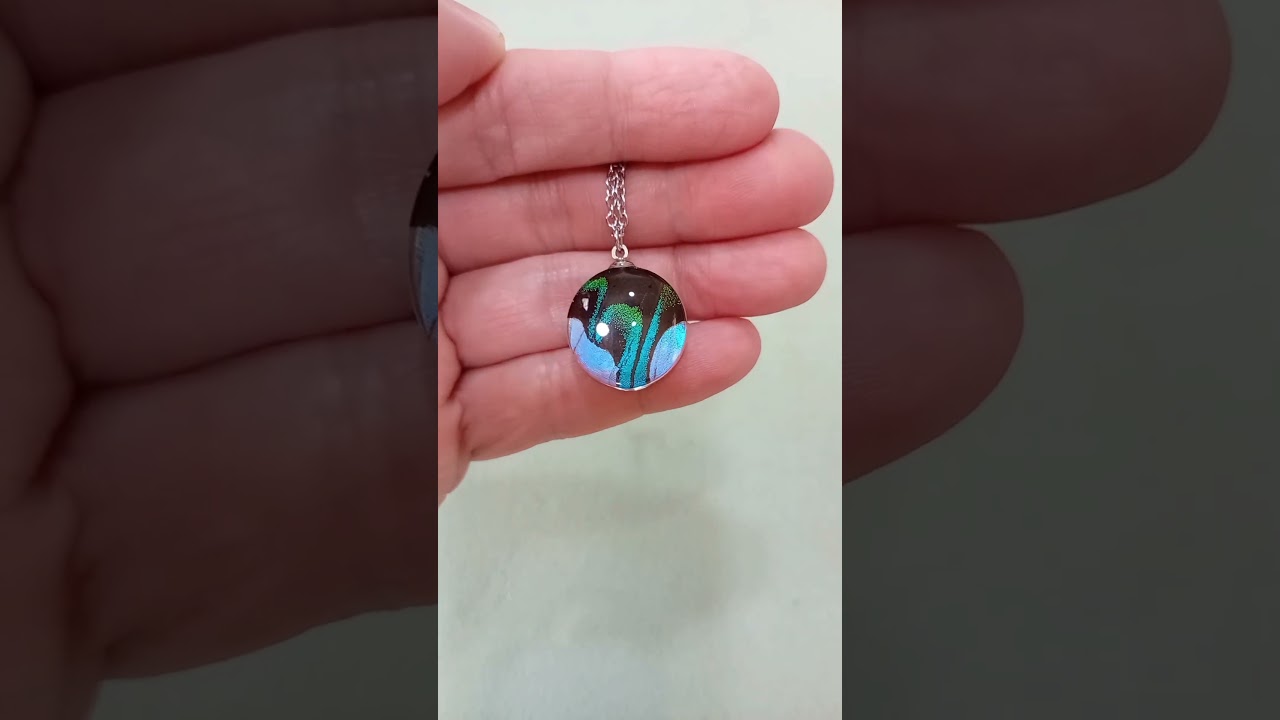 Collana da 20mm con vera ala di Papilio blumei farfalla pavone verde sotto lente in vetro, design di gioielleria all’ingrosso