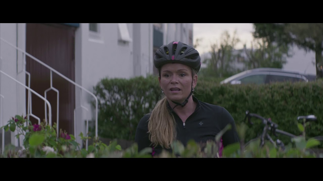 Miniature de la vidéo UNDER THE TREE - Extrait 1 VOST du film Under the Tree