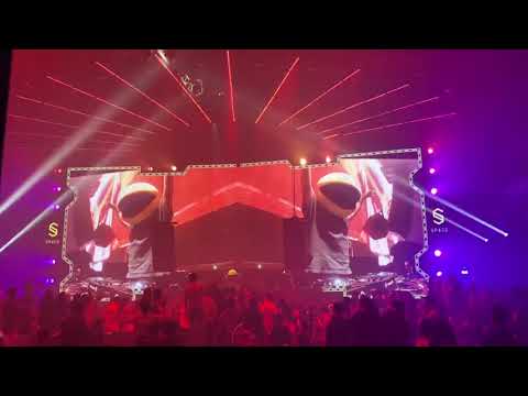 Laser light cooperated with the indoor rental led screen.