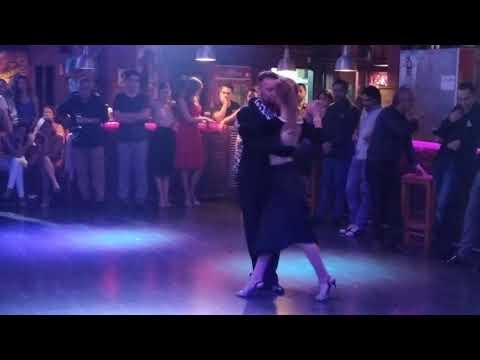 Braulio Martos y Camila Ameglio bailan "Carnaval de mi barrio"