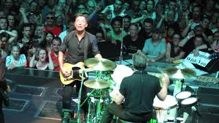Bruce Springsteen - Born in the USA ( Live Paris 2012)