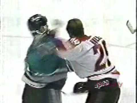 Owen Nolan vs Cale Hulse