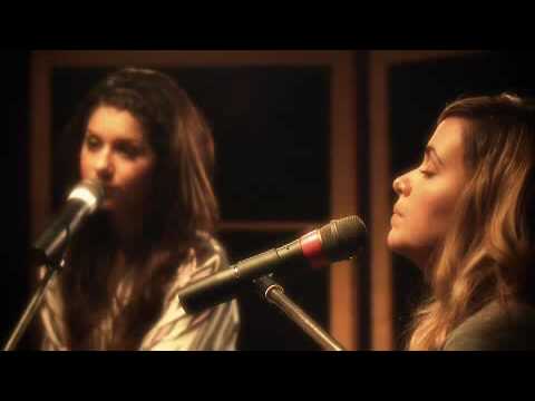 Studio video of Girls Can't Catch accoustic cover of Daniel Merriweather's 'Red'