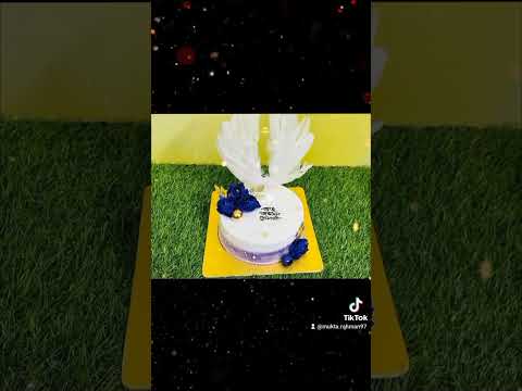 Purple flowery cake💜💜