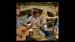 🎸🔥 Prison Break Party - The Spencer Davis Group&#39;s Rousing &quot;Midnight Special&quot; #60smusic