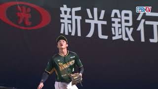 [分享] RF王博玄跟CF王柏融連續美技接殺影片