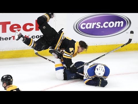 Torey Krug lays huge hit on Robert Thomas in 3rd