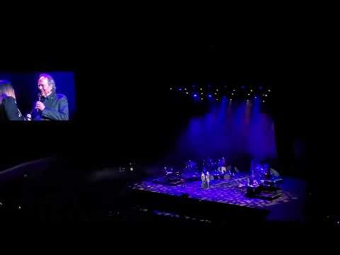 Es caprichoso el azar (con Tania Libertad) - Joan Manuel Serrat (Auditorio Nacional)