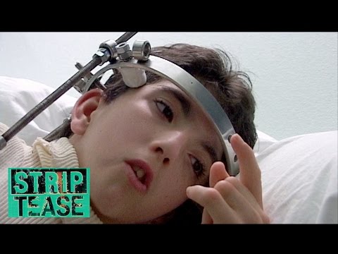 STRIP TEASE - Mon prince charmant (2002, premier documentaire)