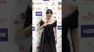 MEGUMI、美デコルテ露わなドレスで記者からのお願いに神対応　#MEGUMI #shorts