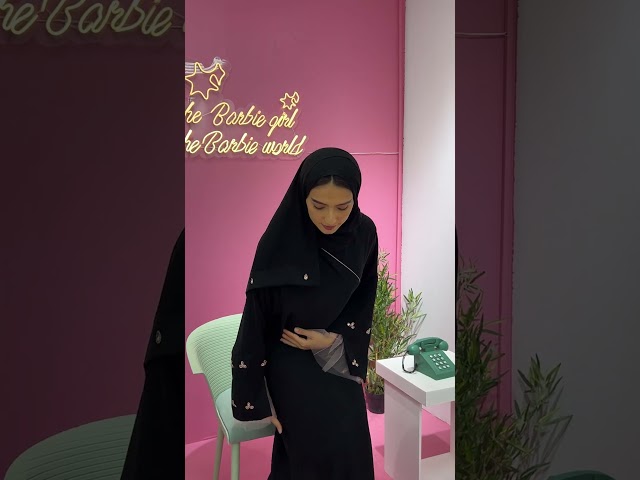 عباية lavania تتميز هذه العباية بقماش كلوش كريب ال...