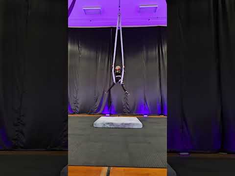 Novice/Intermediate Hammock - 4th Place - Noelle French | Dakota Aerial Championship