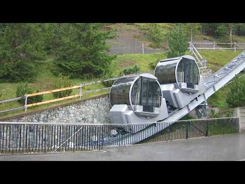 Standseilbahn 7050.02 Arosa Tschuggen-Express - Wagen kommt in die Talstation