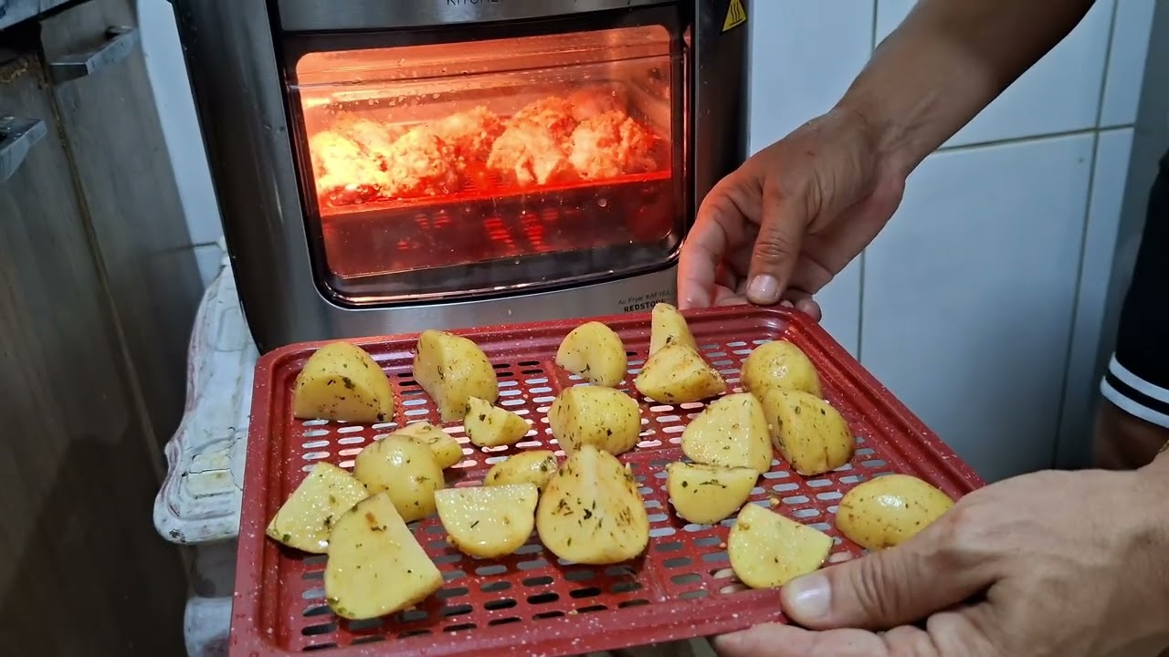 Miniatura da avaliação em vídeo de Fritadeira Sem Óleo Philco 4L Redstone PAF40A 1500W