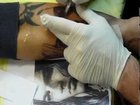 download lagu mp3 mp4 David Gilmour Tattoo, download lagu David Gilmour Tattoo gratis, unduh video klip David Gilmour Tattoo