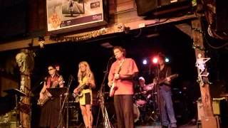 Steve Arvey and The Saxtelles Sitting By the Dock Of The Bay