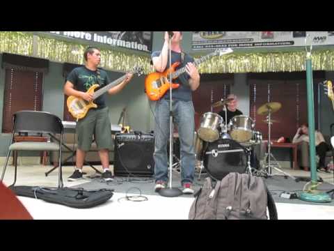 Sean Morris and the Pushy Casket Salesmen Live at Q-80 (part 1- Sean Talks)