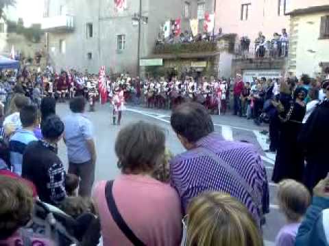 14 ottobre 2012 15:12 sassetta sbandieratori.