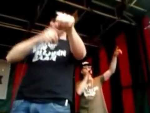 Halve Neuro Blut en blijven gaan @ Duveltjesstrand.wmv