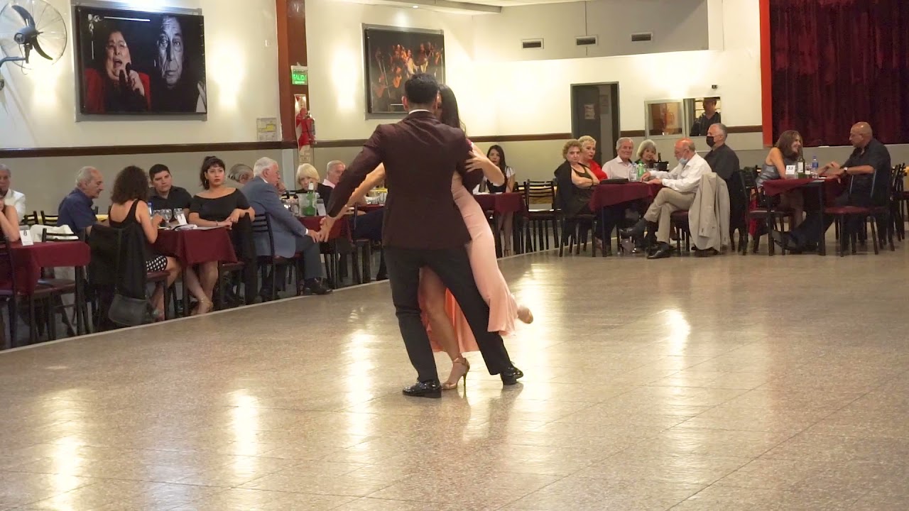 Sebastian Jimenez & Magdalena Valdez   Milonga La Baldosa   Yunta de Oro   Pugliese