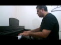Leo Mota tocando piano - With Or Without You 