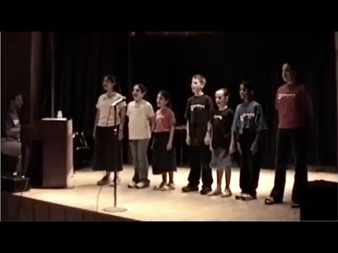 Pripetshik-zingers @ Yugntruf Yidish-vokh, 2002