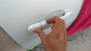 Cómo colocar la manija exterior de la puerta delantera del copiloto de un Tiida, fácil y rápido