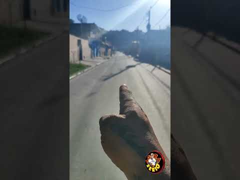 OBRA DE PAVIMENTAÇÃO O BUEIRO É SÓ NO CAMPÃO DA AVENIDA 31 DE MARÇO NÃO TEM TUBOS PARA AS ÁGUAS PLÚVIAS