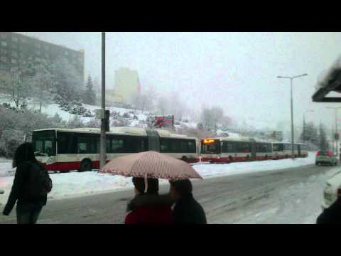 Takto vyzeral kolaps dopravy v Banskej Bystrici: 20 autobusov sa ani len nepohlo
