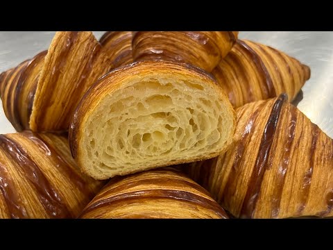 The full process of making croissants like a pro with the method and recipe