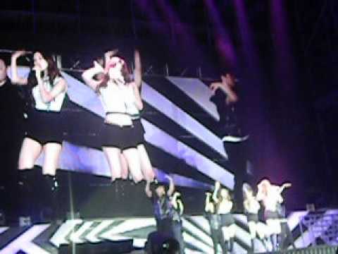 [120922][FANCAM]SNSD TaeTiSeo performing TWINKLE @ SMTownJKT