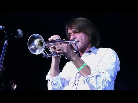 Cielo Razzo - Desarmar (5 locos) (En vivo en el Luna Park - Cielo Vivo)