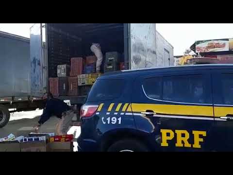 PRF apreende 250 mil maços de cigarros contrabandeados na BR 040 em Ribeirão das Neves/MG.