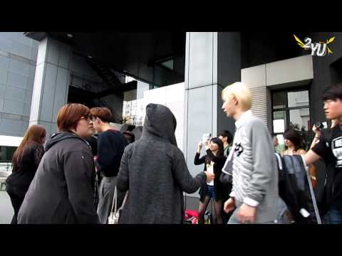 [2Yu獨家] 141128 UNIQ(유니크) - 我愛偶像錄製 下班