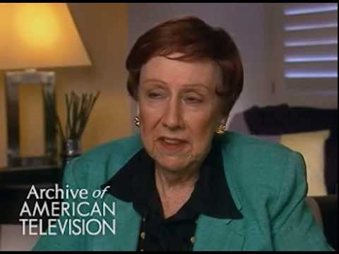 Jean Stapleton discusses her fans and how she'd like to be remembered - EMMYTVLEGENDS.ORG